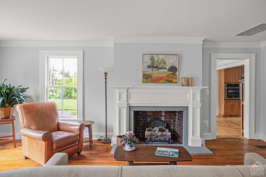32 Albany Ave Photo 4