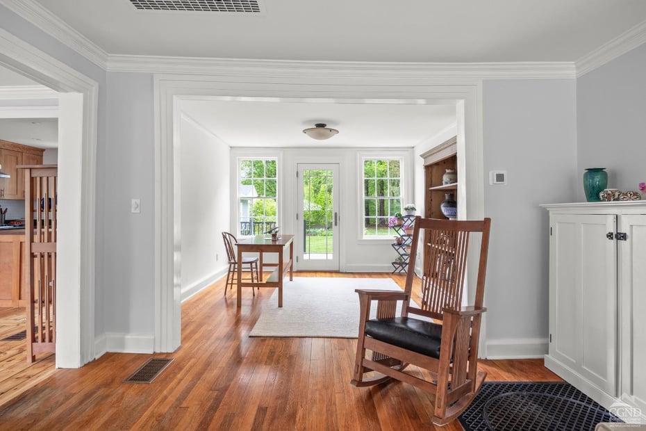 32 Albany Ave Photo 10