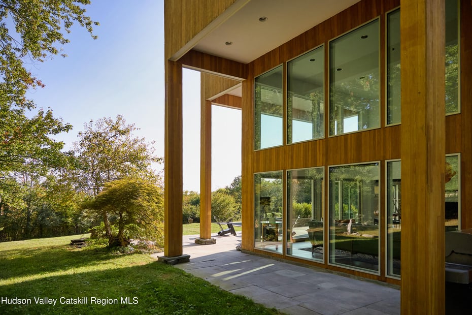 33 Ford Road Photo 3