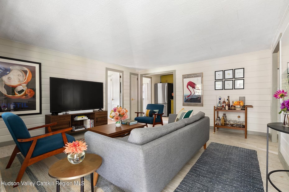 25 Miles Road Photo 4