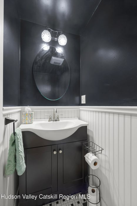 4 Lower Post Road Photo 11