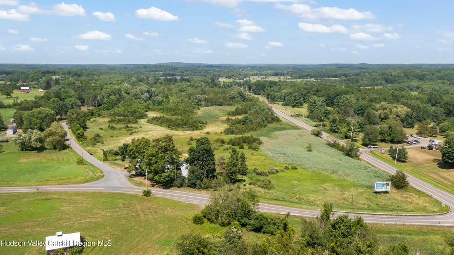 4 Lower Post Road Photo 32