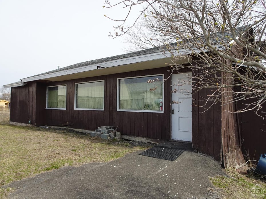 77 Ten Broeck Ave Photo 3