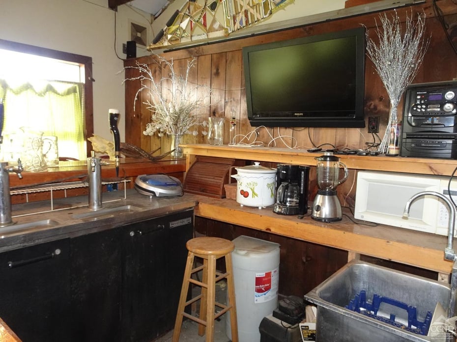 77 Ten Broeck Ave Photo 15