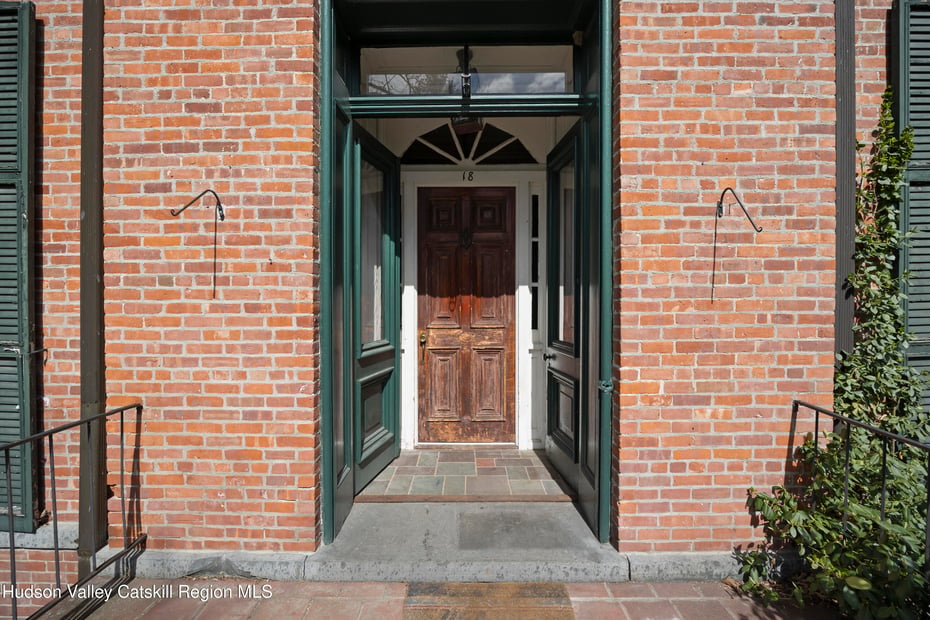18 Broad Street Photo 7