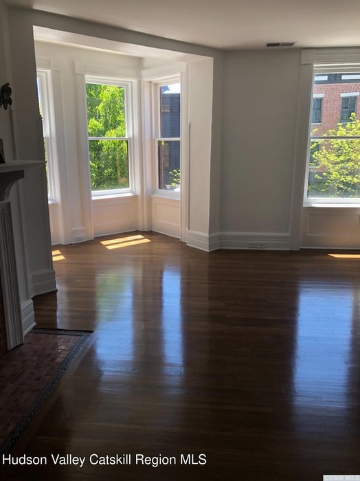 420 Warren Street Photo 11