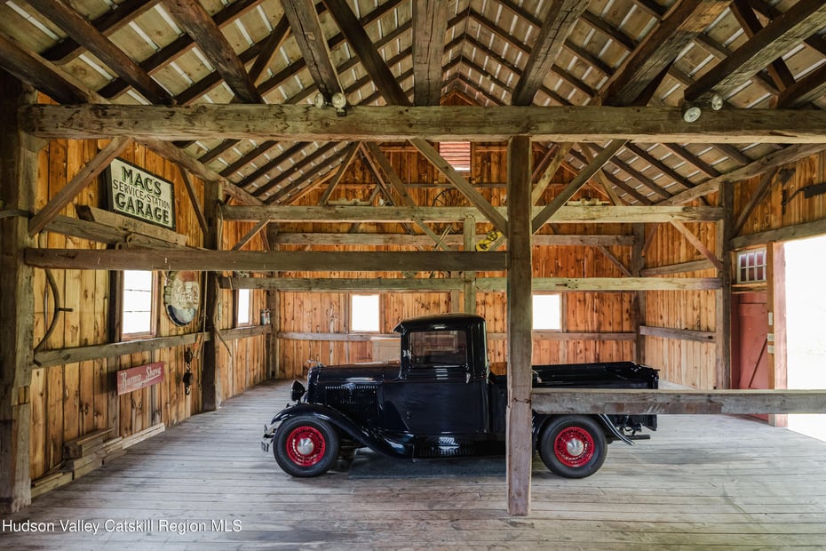 439 Kelly Road Photo 10