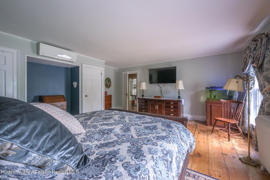 24 Albany Avenue Photo 38