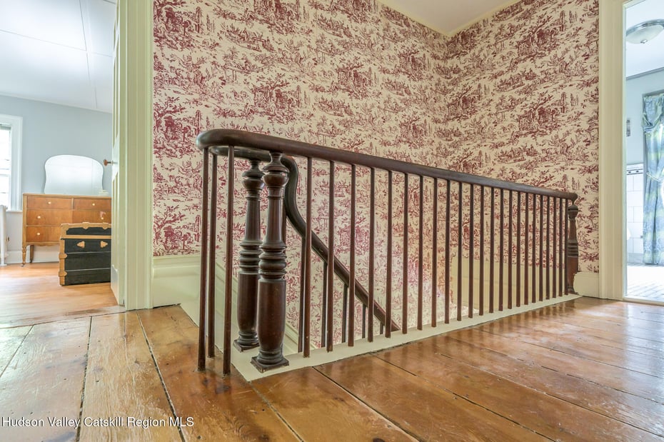 24 Albany Avenue Photo 33