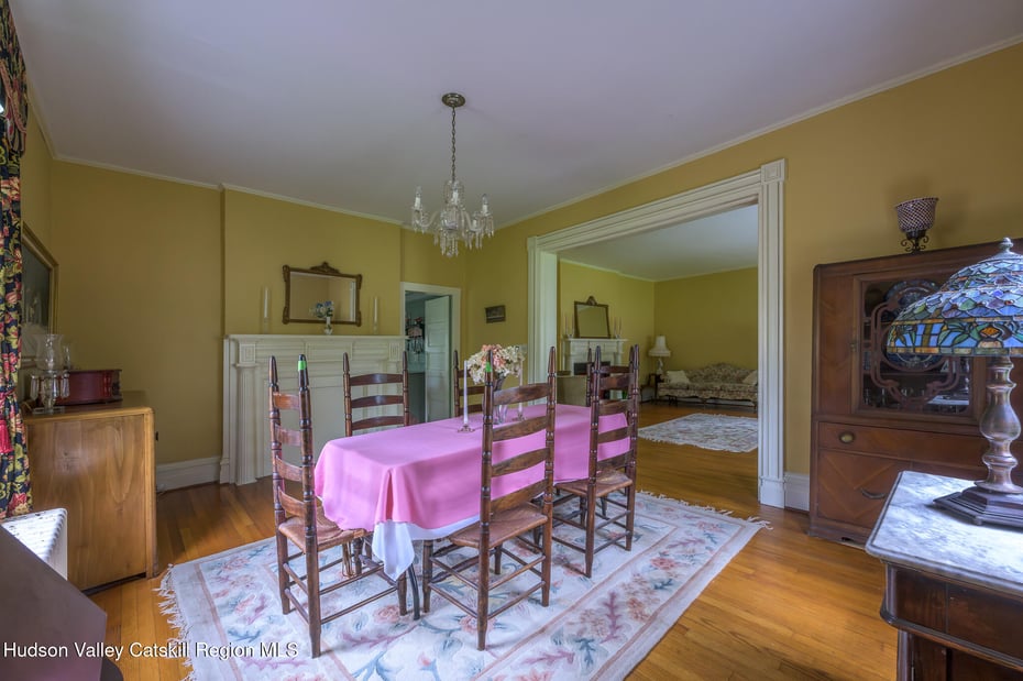 24 Albany Avenue Photo 13