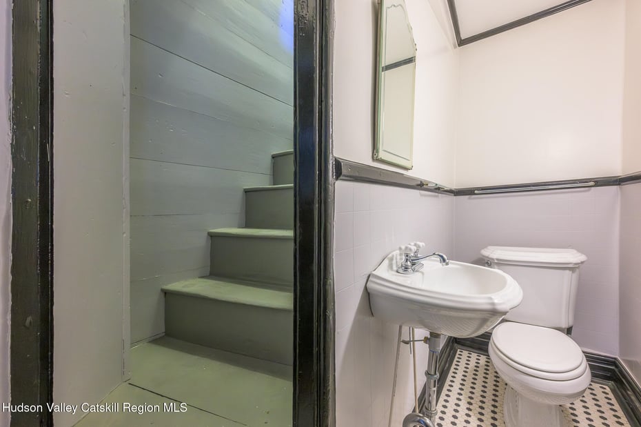 24 Albany Avenue Photo 70