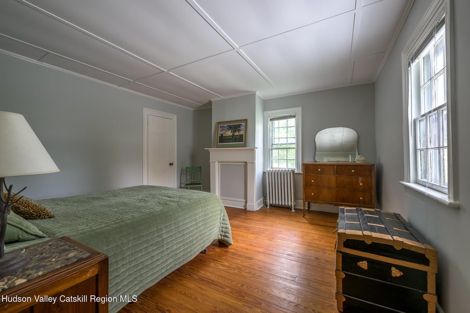 24 Albany Avenue Photo 37