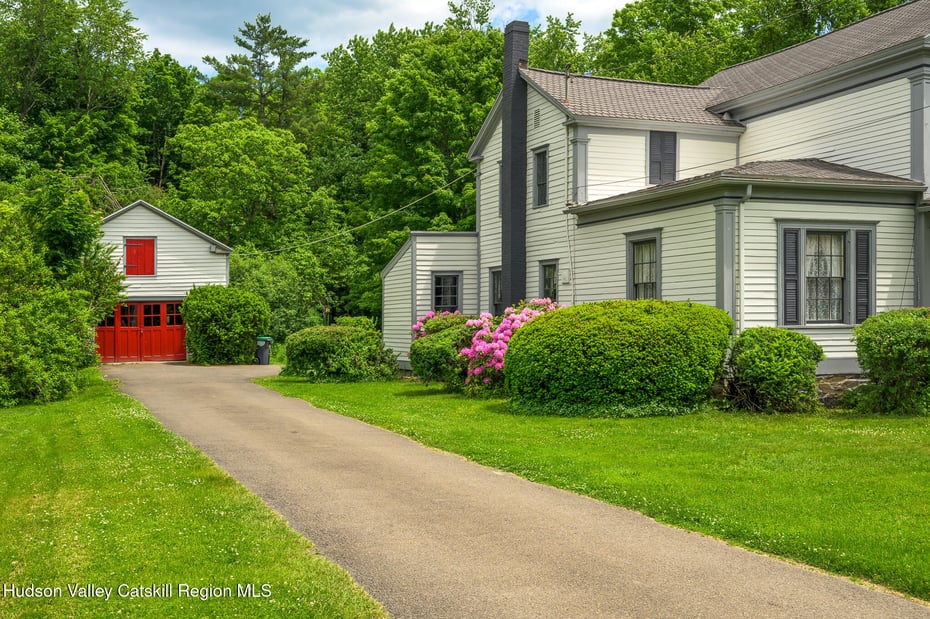 24 Albany Avenue Photo 4