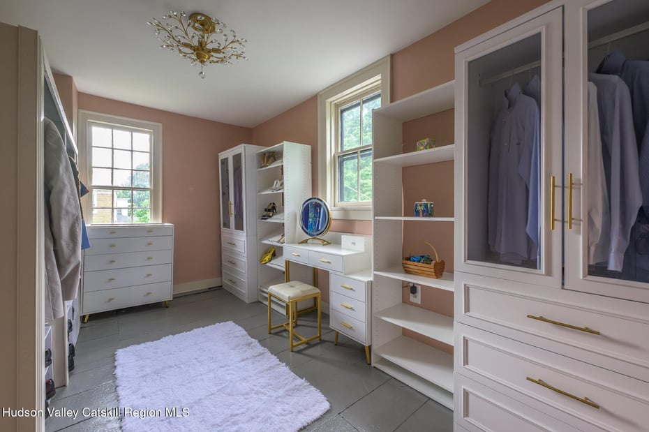 24 Albany Avenue Photo 46
