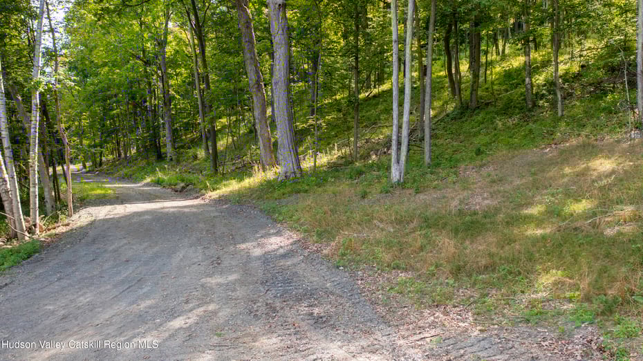 8025 Route 22 Stop 84 Photo 16