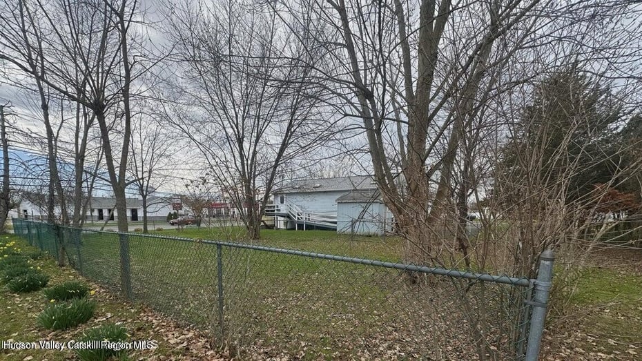 4 Delaware Avenue Photo 24