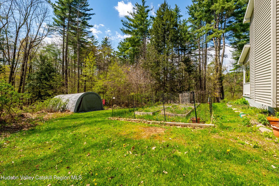 186 W Hand Hill Road Photo 8