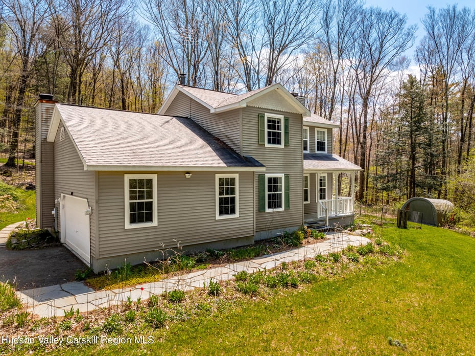 186 W Hand Hill Road Photo 3
