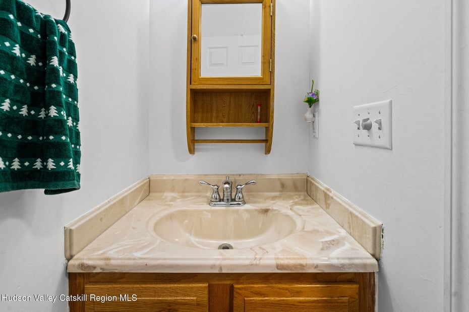 186 W Hand Hill Road Photo 20