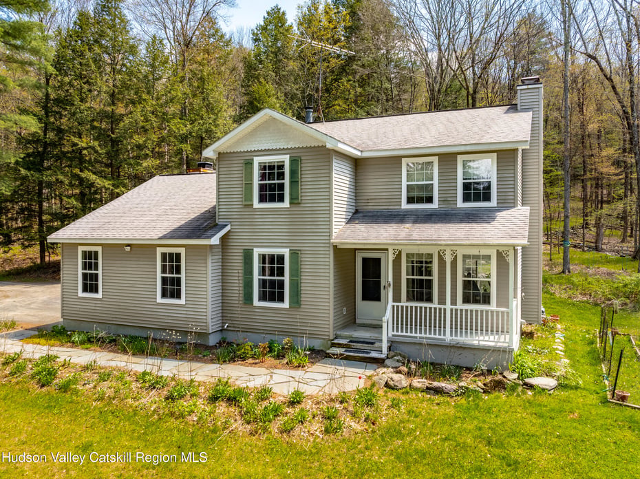 186 W Hand Hill Road Photo 2