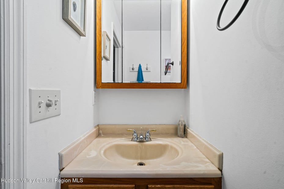 186 W Hand Hill Road Photo 25