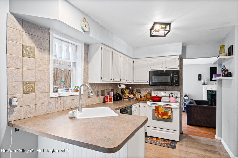 186 W Hand Hill Road Photo 10