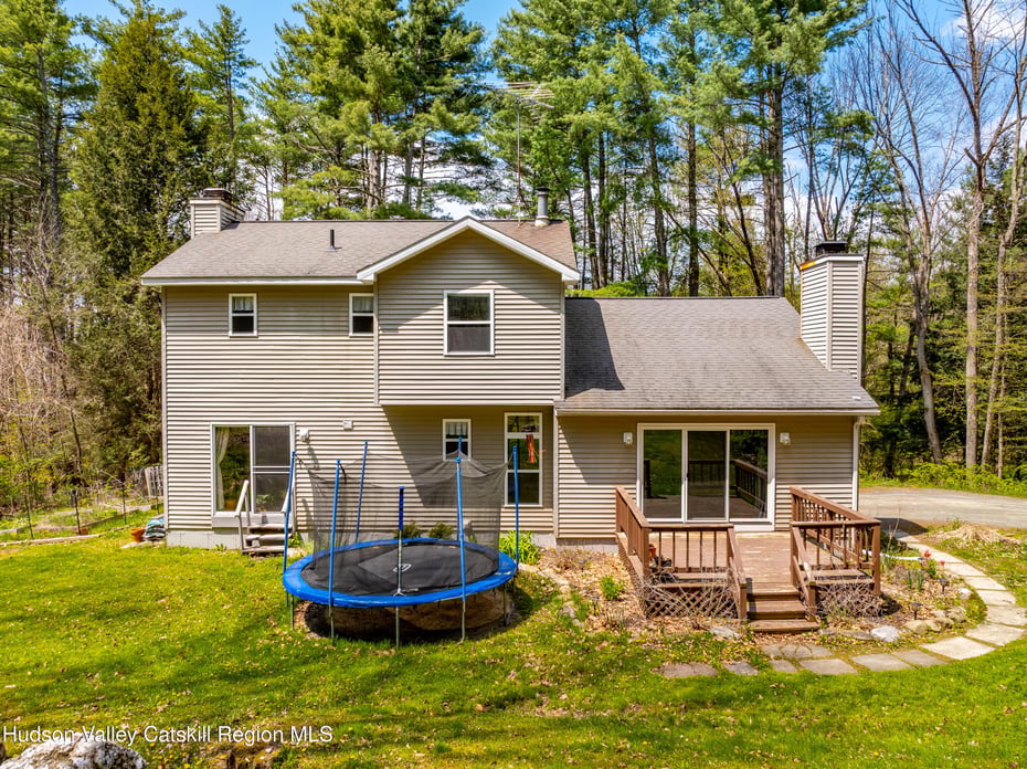 186 W Hand Hill Road Photo 5