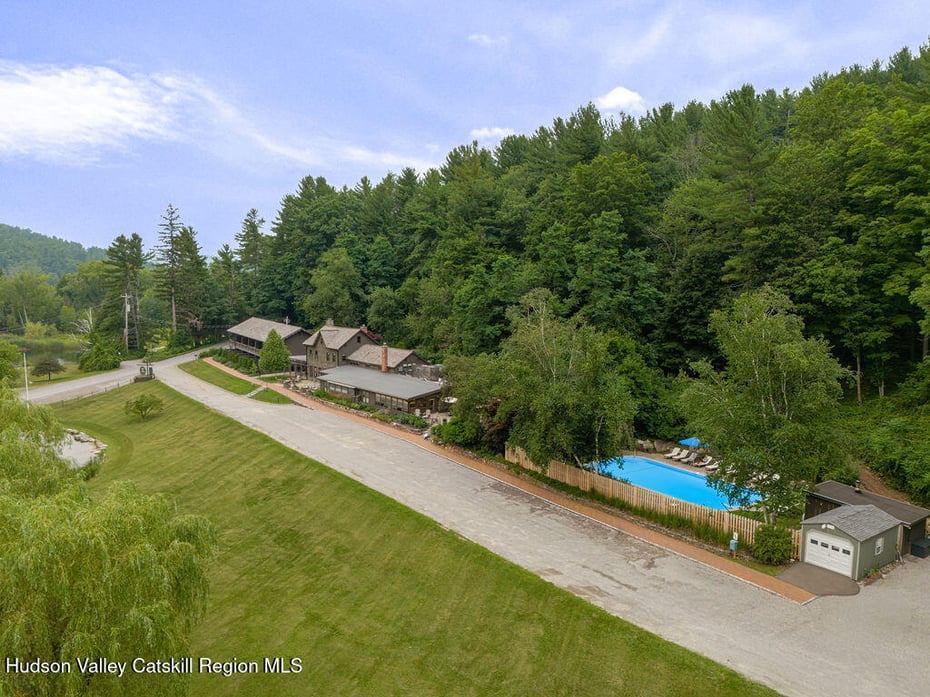 37 Catamount Road Photo 4