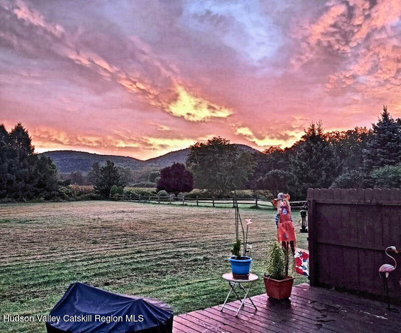 23 Maple Lane Photo 2