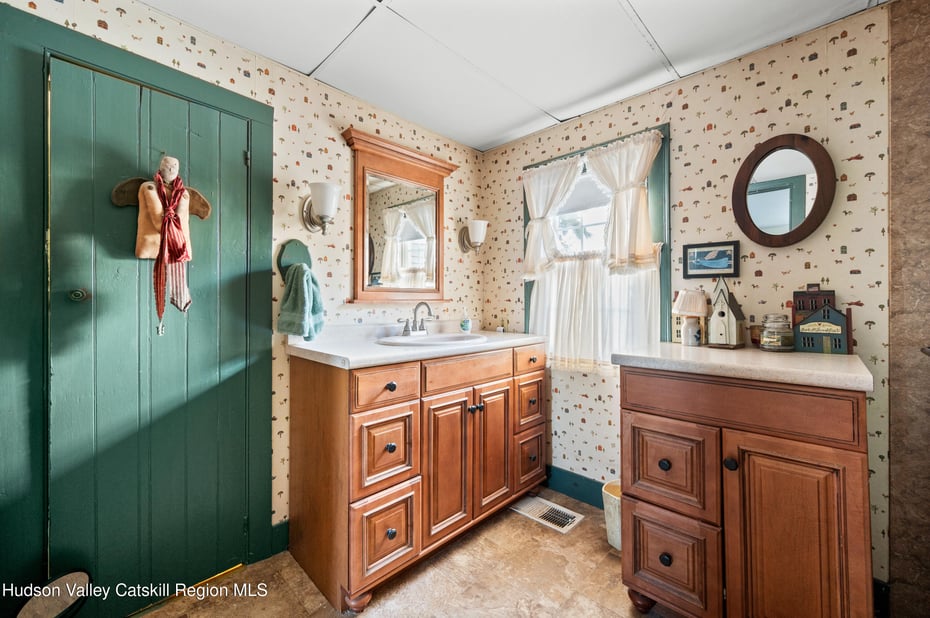 643 Eichybush Road Photo 24