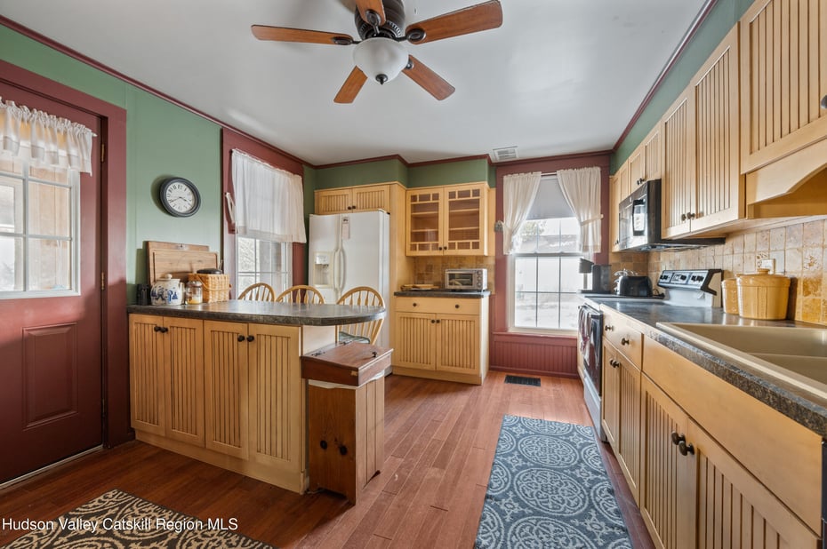 643 Eichybush Road Photo 8