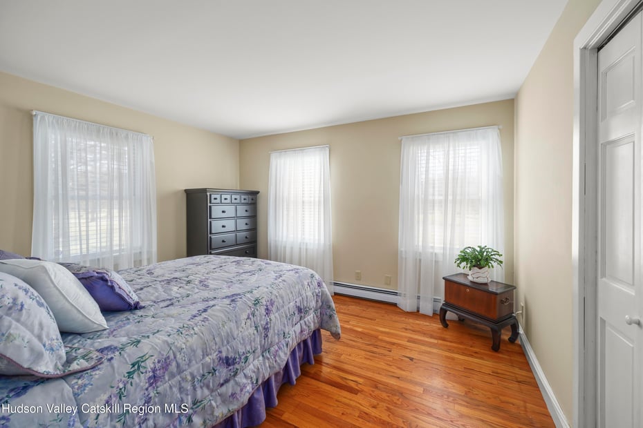 11 Presidential Drive Photo 10