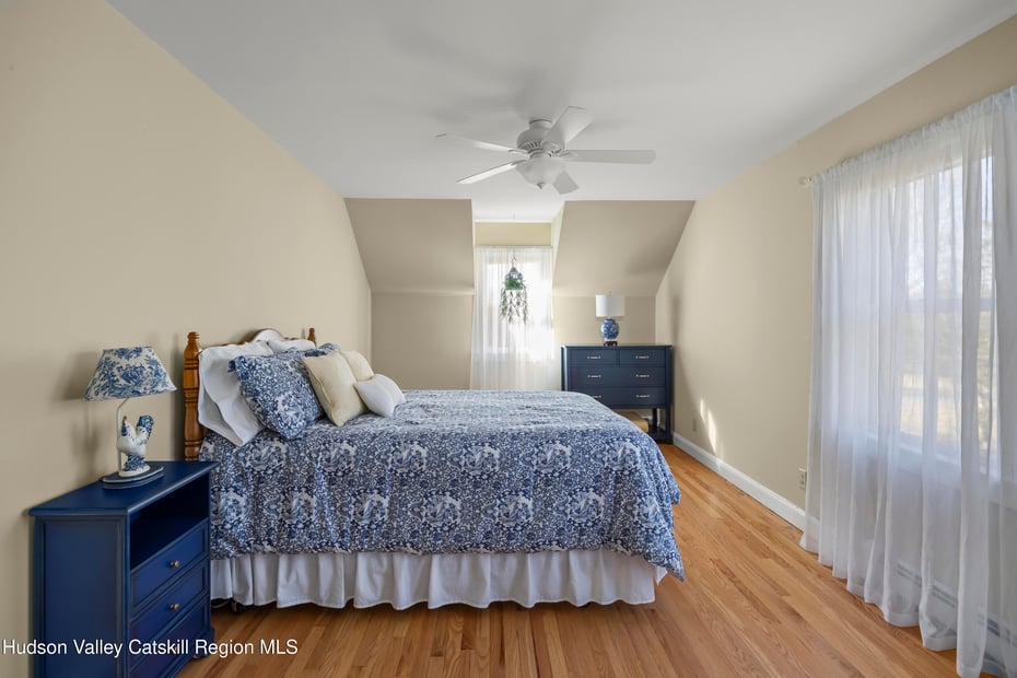 11 Presidential Drive Photo 20