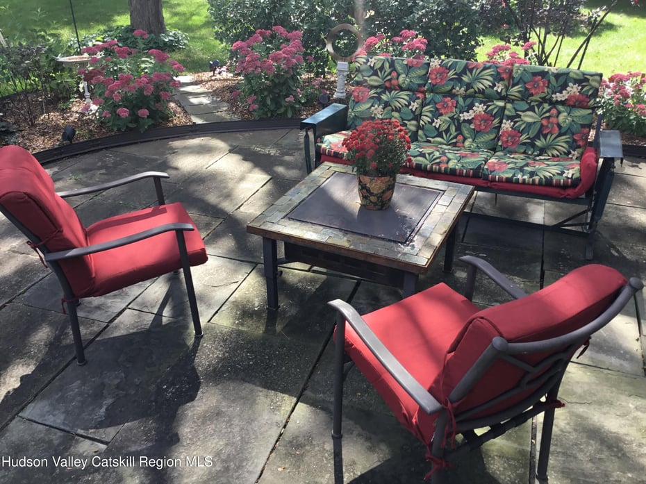 11 Presidential Drive Photo 28