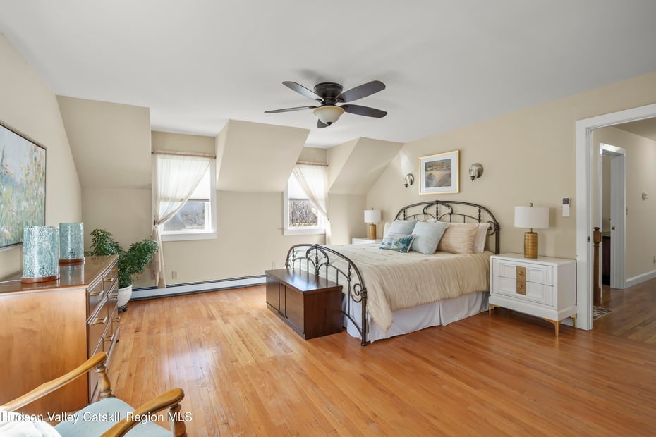 11 Presidential Drive Photo 14