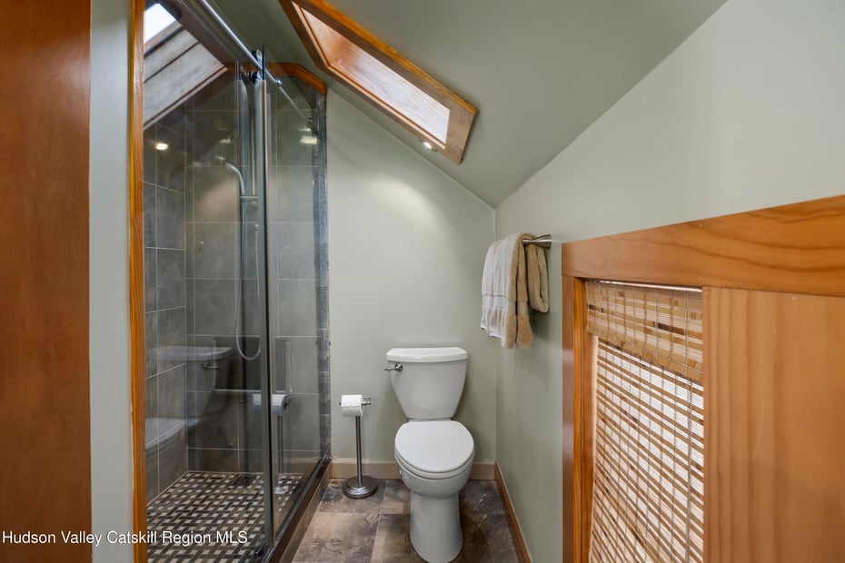 11 Presidential Drive Photo 15