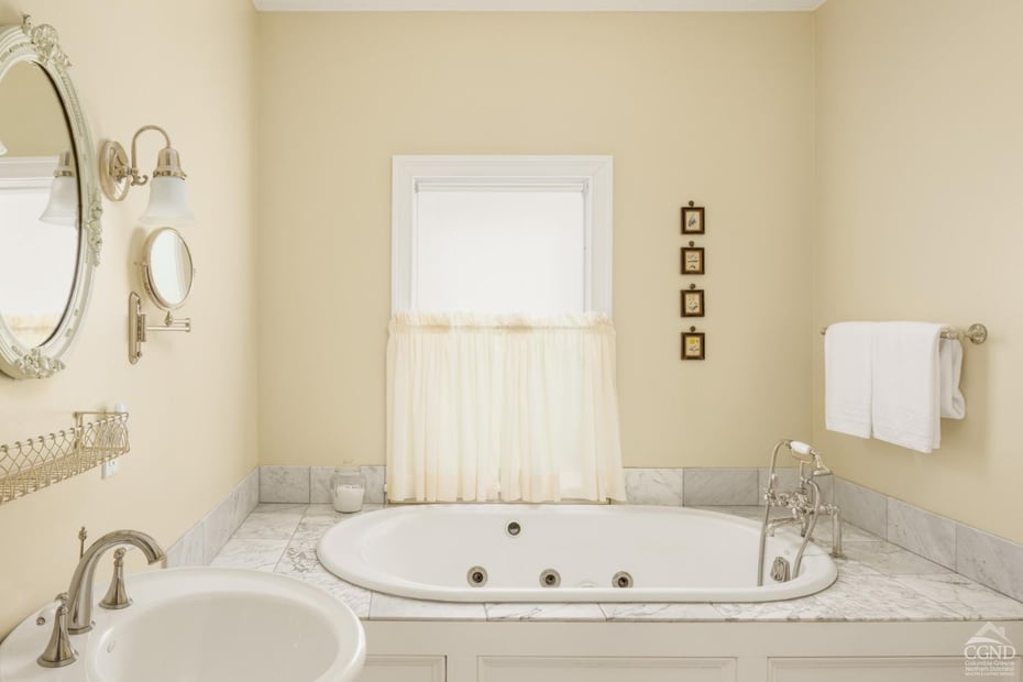 Hudson Commercial Photo 21