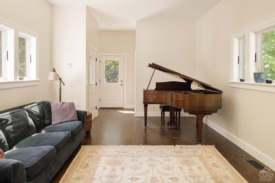 Hudson Commercial Photo 30