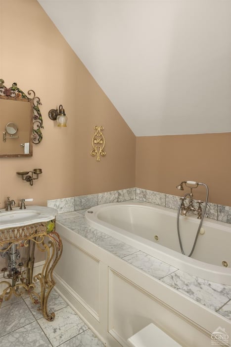Hudson Commercial Photo 25