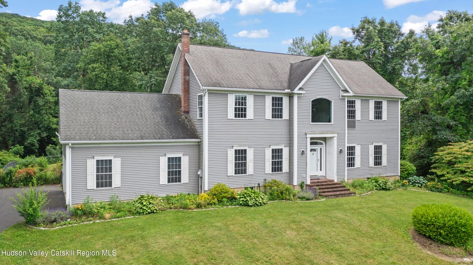 210 North Mountain Road Photo 1