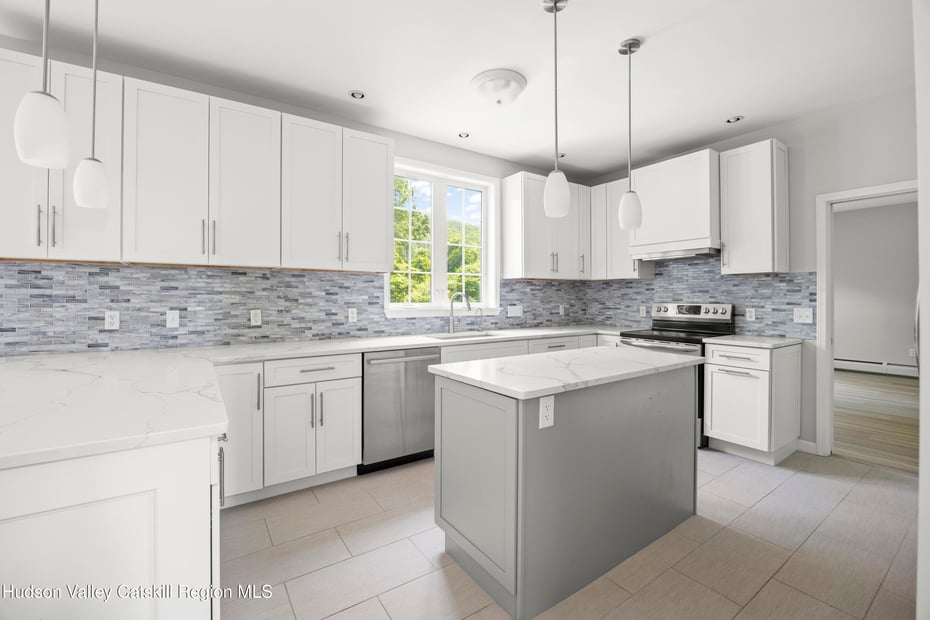 210 North Mountain Road Photo 9