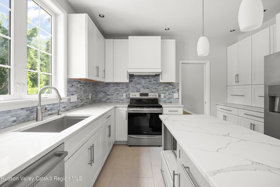 210 North Mountain Road Photo 8