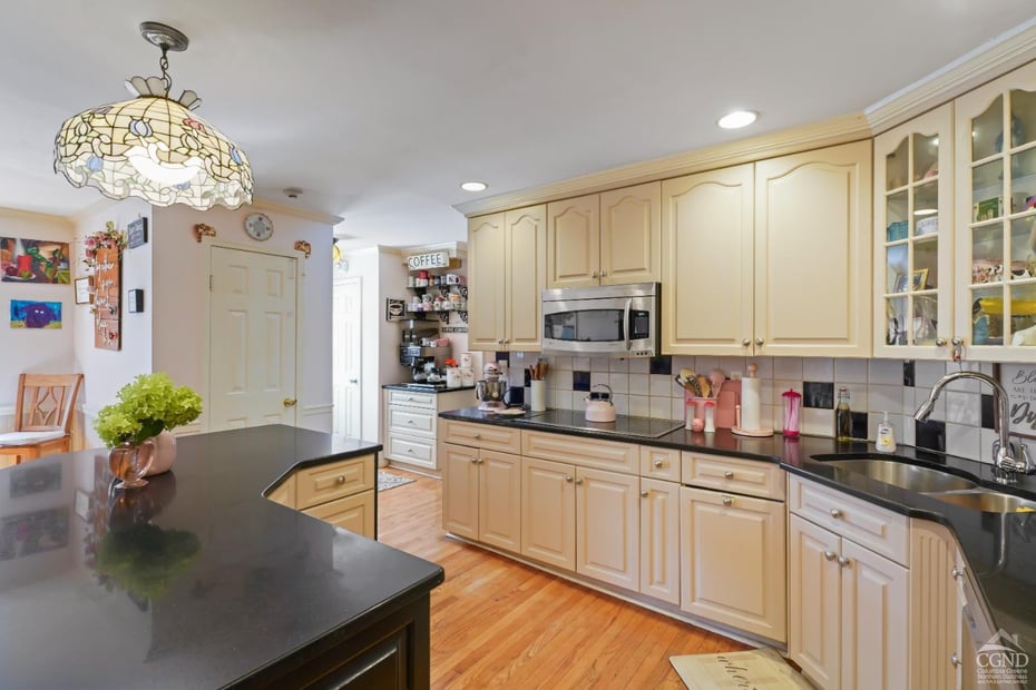 6 Weathersfield Ln Photo 2