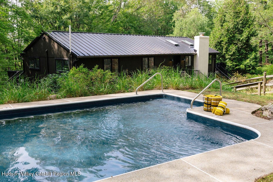 1 Van Buren Drive Photo 1