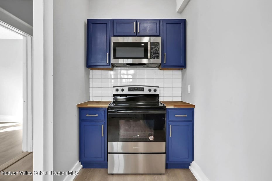 34-36 Fairview Avenue Photo 8