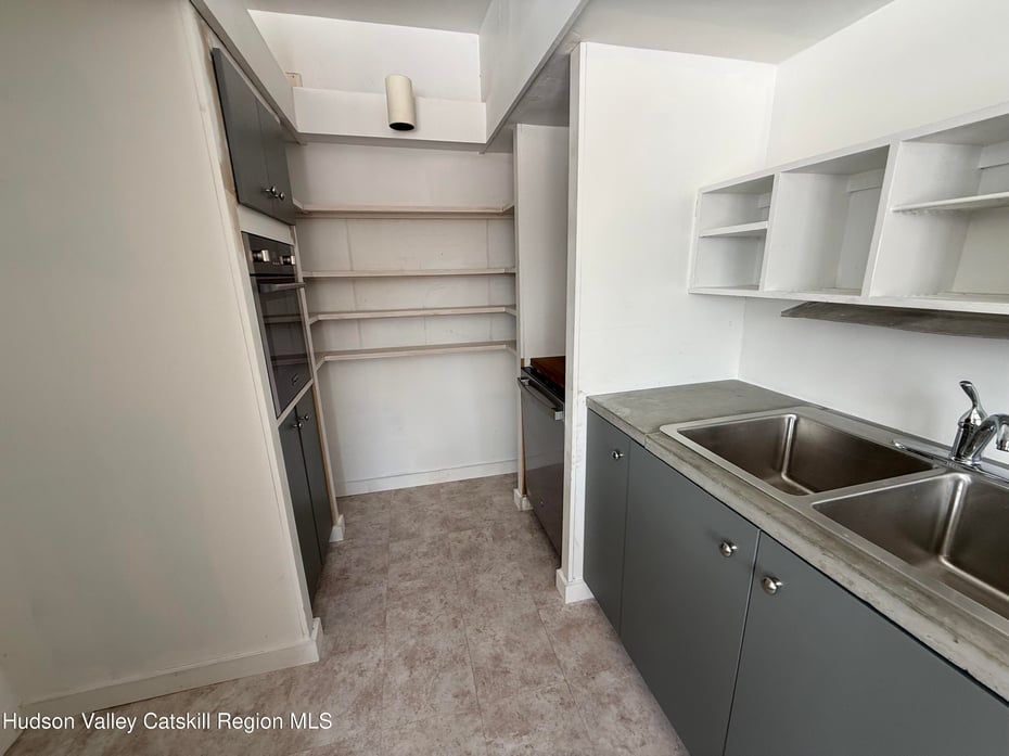 83 Silvernail Photo 49