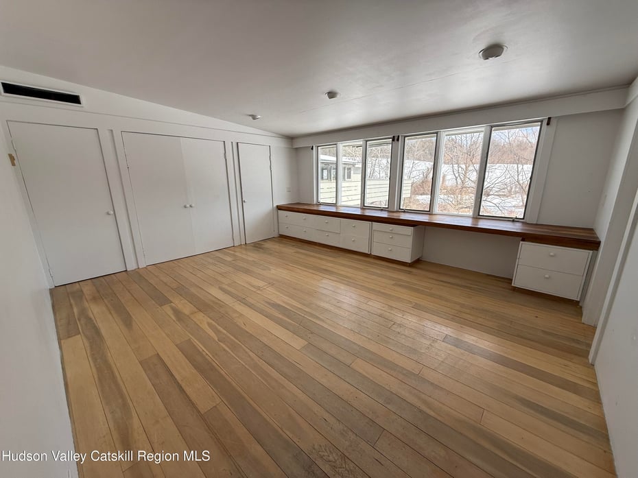 83 Silvernail Photo 41