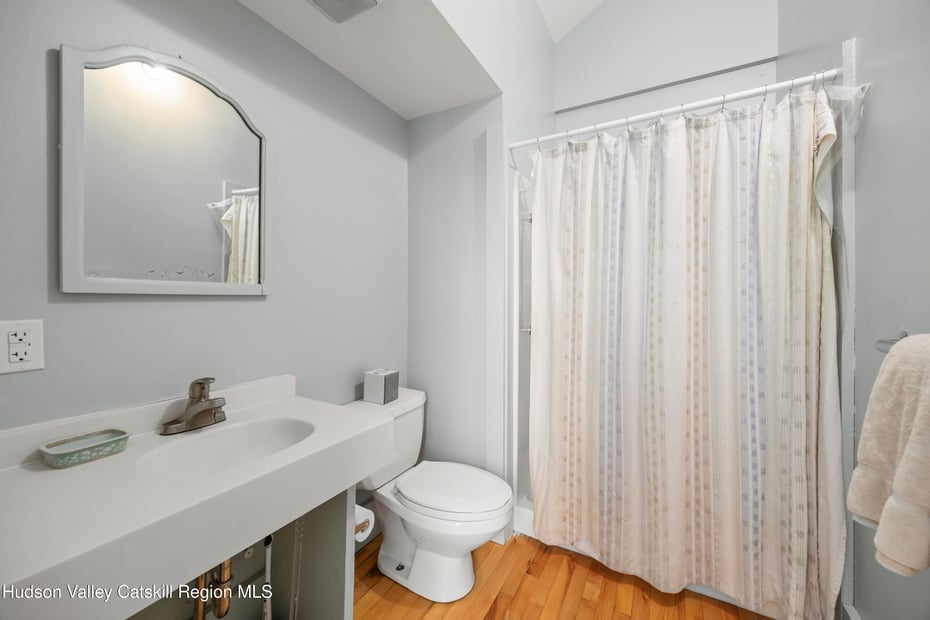 83 Silvernail Photo 16