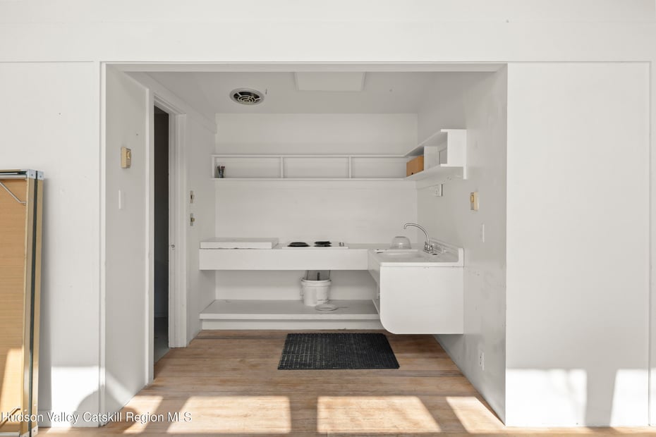 83 Silvernail Photo 57