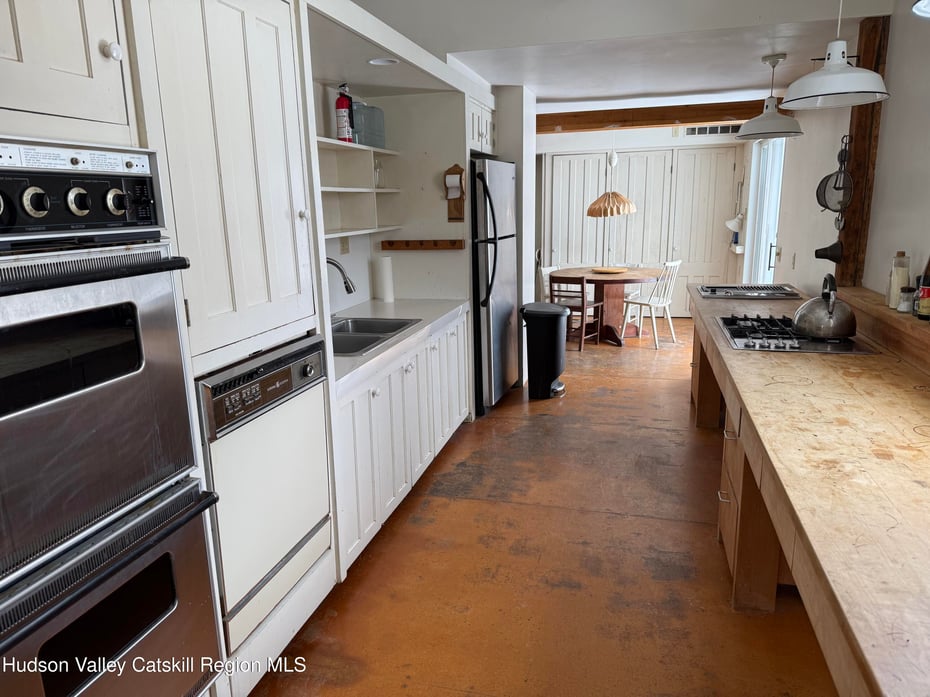 83 Silvernail Photo 12